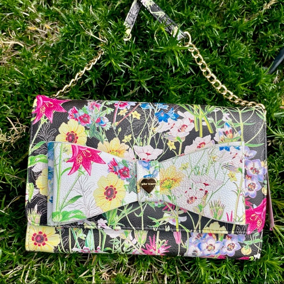 🌎2/$66~NWT Betsey Johnson Dani Floral Crossbody with Bow - Picture 3 of 14